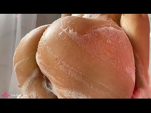 ❤️ 布鲁内特在淋浴时用振动器自慰阴部达到强烈的高潮 ❌ Super sex❌❤